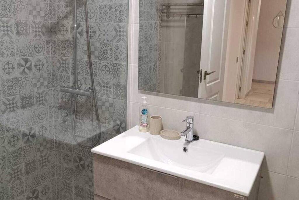 Apartamento Con Vistas Al Mar フエンヒロラ エクステリア 写真